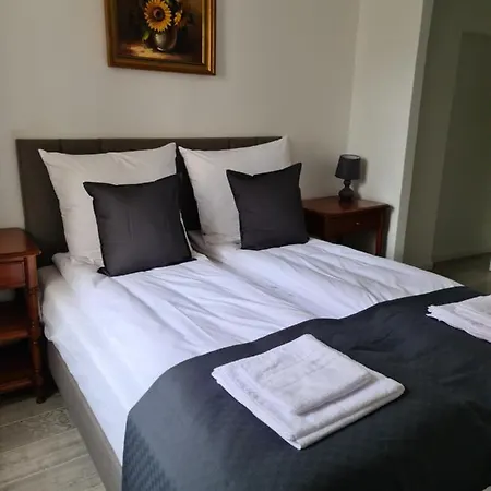 Sukiennice Inn *
