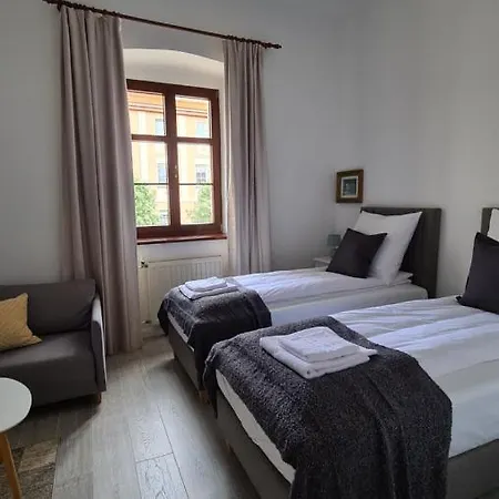 Sukiennice 미에드지레시