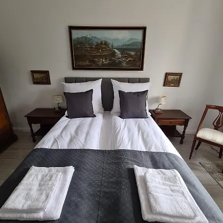 Sukiennice Inn