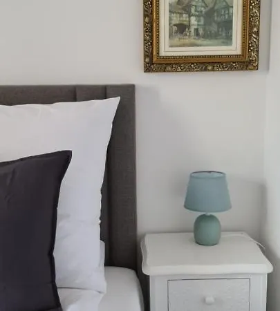 Sukiennice 여관 미에드지레시