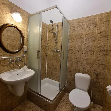 Sukiennice 여관 미에드지레시