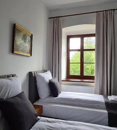 여관 Sukiennice 미에드지레시