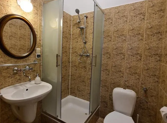 Sukiennice Han/Misafirhane Międzylesie